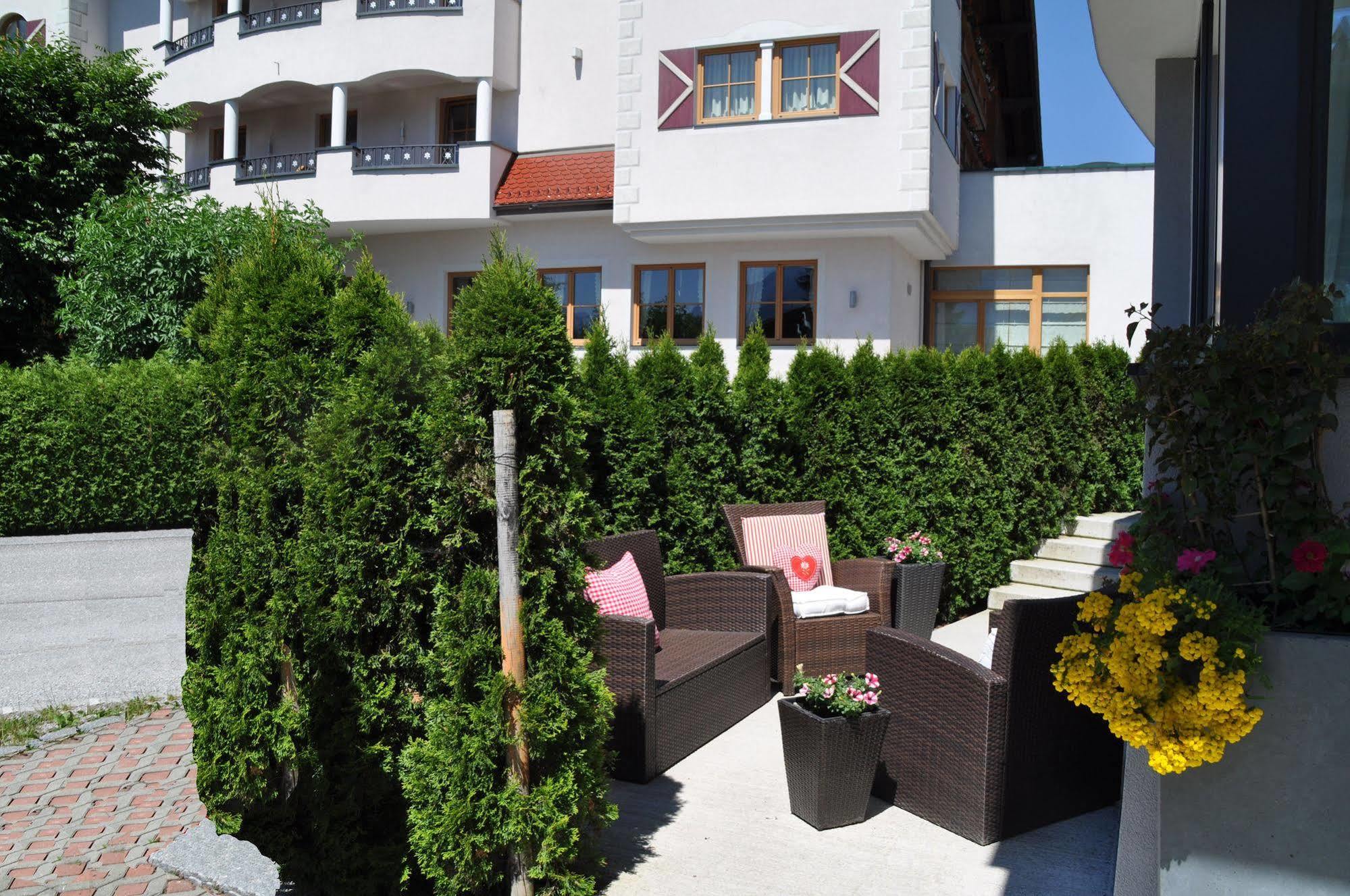 אלטנמרקט אים פונגאו Ferienwelt Kesselgrub Hotel In Altenmarkt-Zauchensee מראה חיצוני תמונה